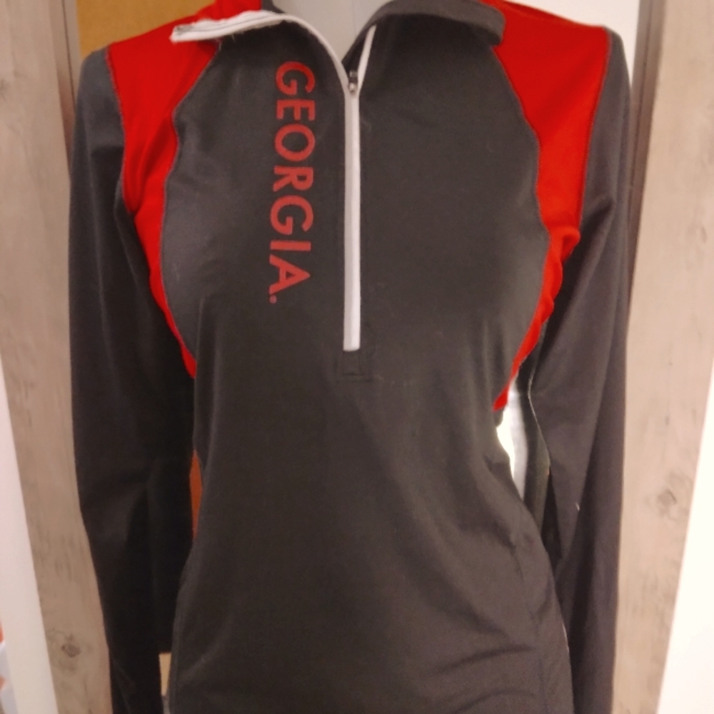 Georgia Bulldogs 3/4 Zip w/ Dawgs Logo & thumb holes Like New! Awesome condition
